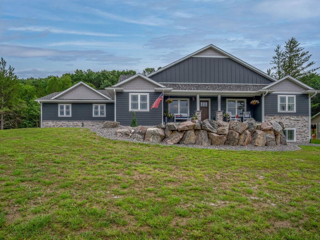 9423 24th Avenue S, Lake Hallie, WI 54703 MLS 6080782 Edina Realty