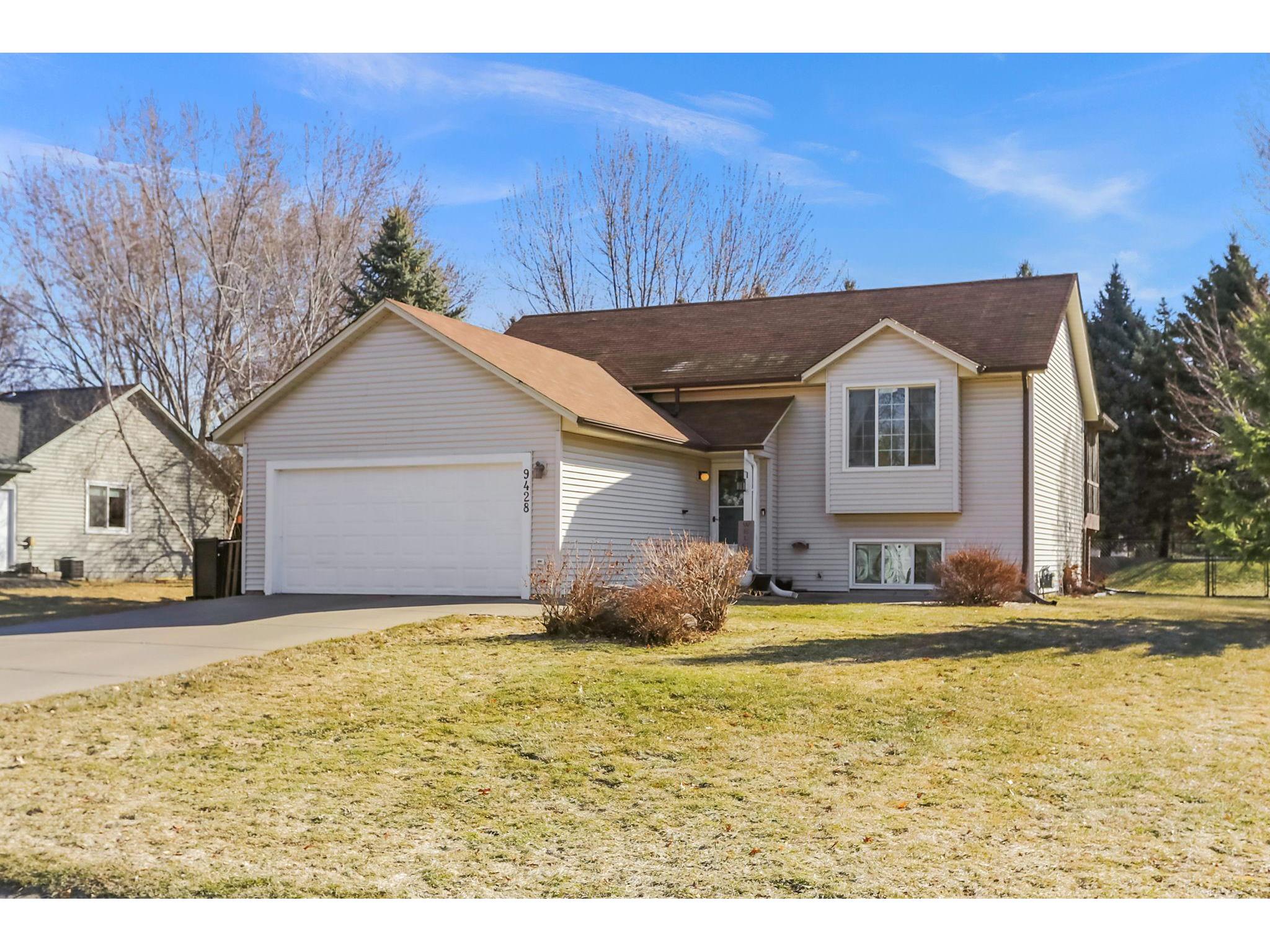 9428 Minnesota Lane N, Maple Grove, MN 55369 MLS 6002615 Edina Realty