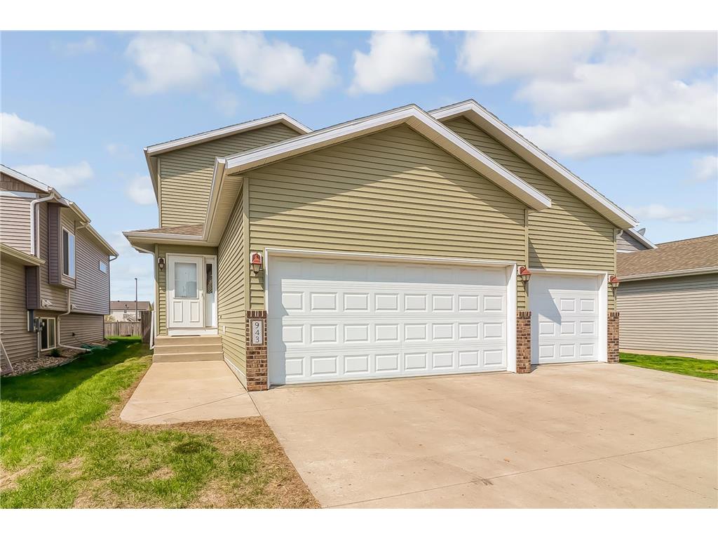 943 35th Street S Moorhead MN 56560 6371624 image1