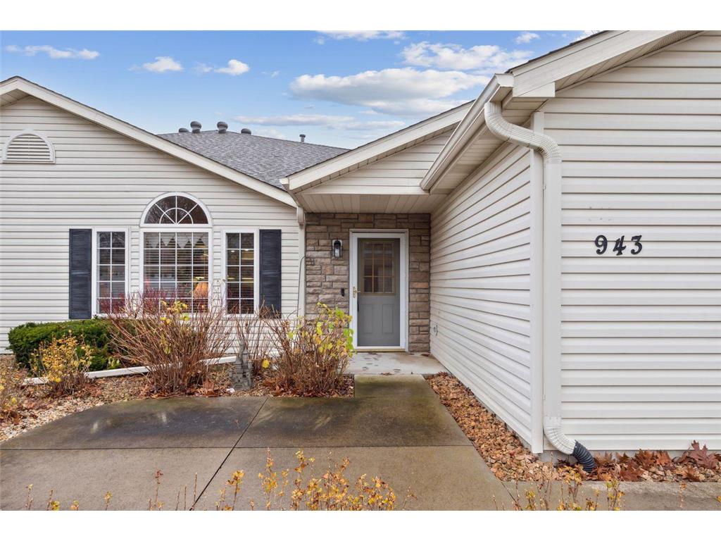 943 Carriage Lane Chaska MN 55318 6626752 image1