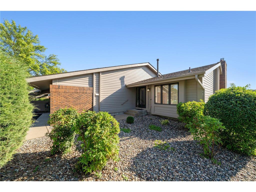 9435 Woodbridge Road Bloomington MN 55438 6560747 image1