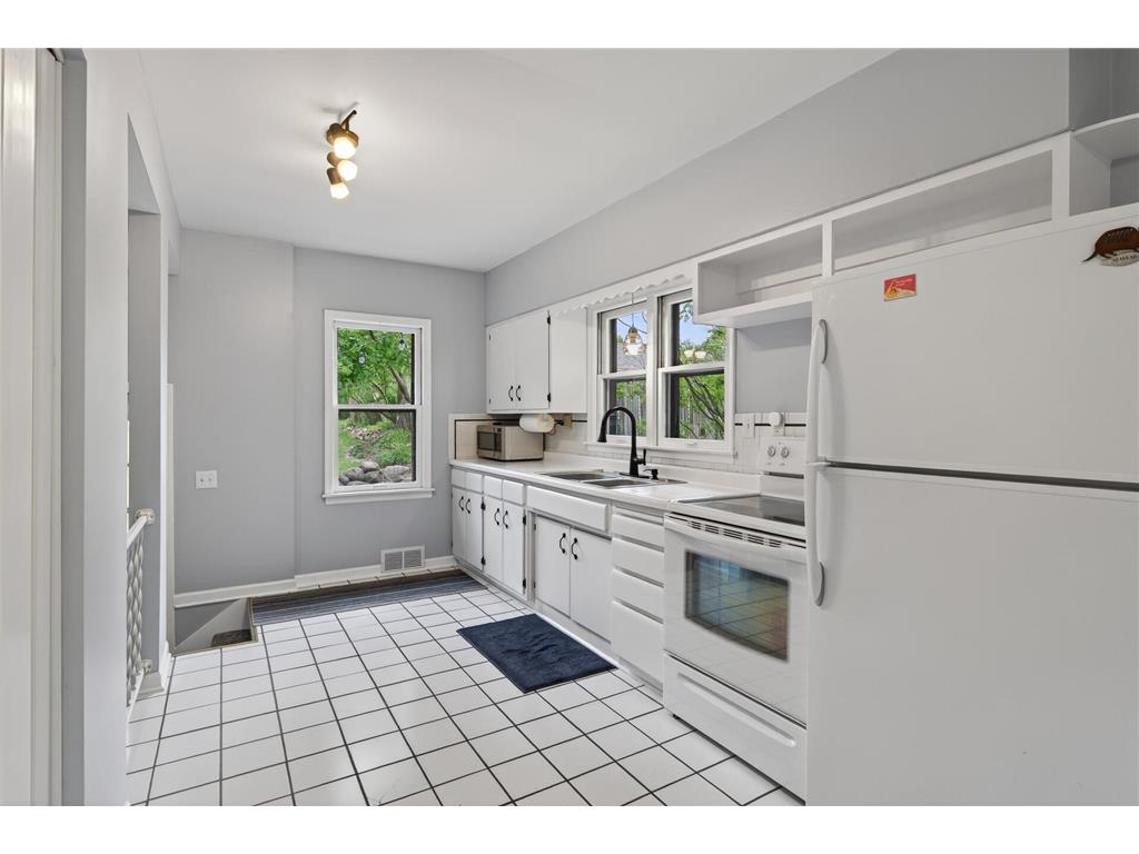 944 Mahtomedi Avenue Mahtomedi MN 55115 7054603 image10