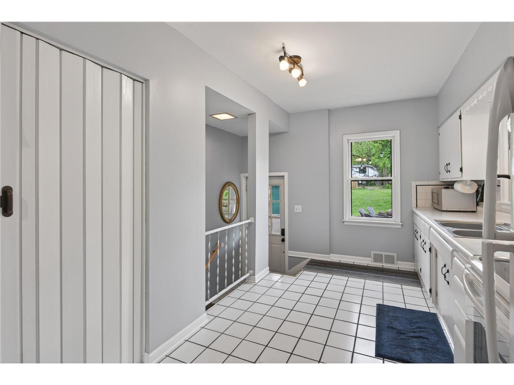 944 Mahtomedi Avenue Mahtomedi MN 55115 7054603 image12