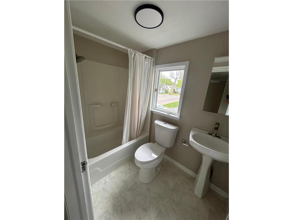 944 N Rosemary Avenue Fergus Falls MN 56537 7075858 image17