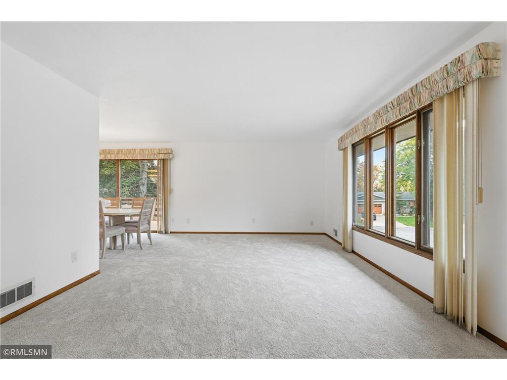 944 Pine View Court Saint Paul MN 55119 6805265 image7