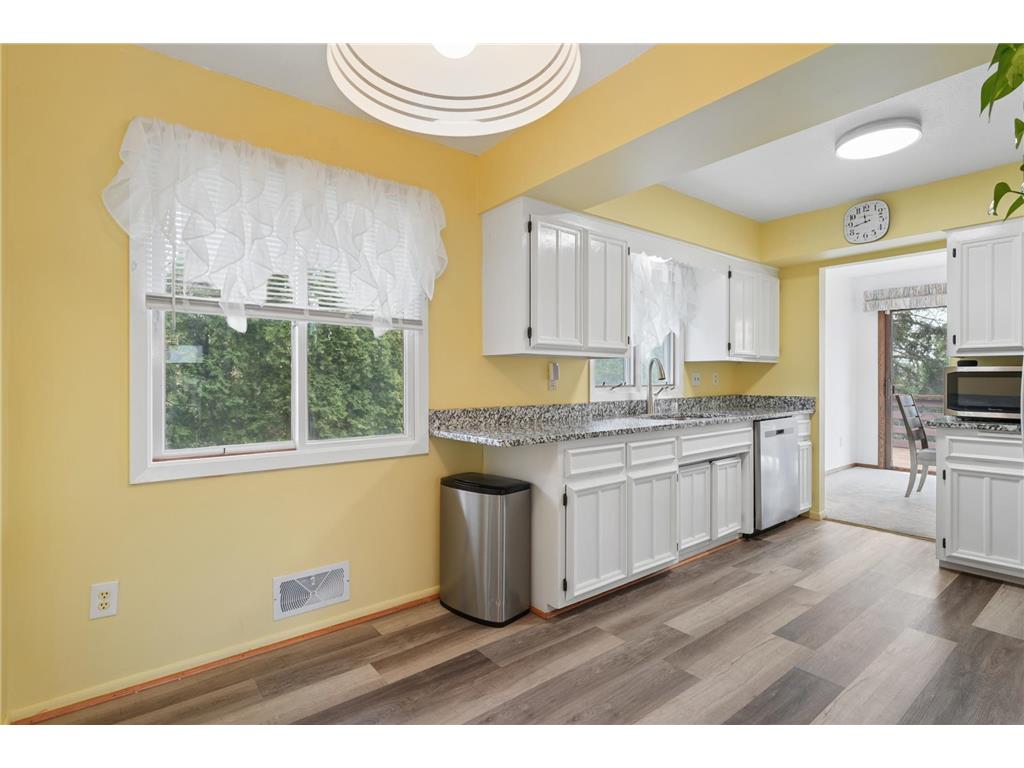 944 Pine View Court Saint Paul MN 55119 7060922 image12