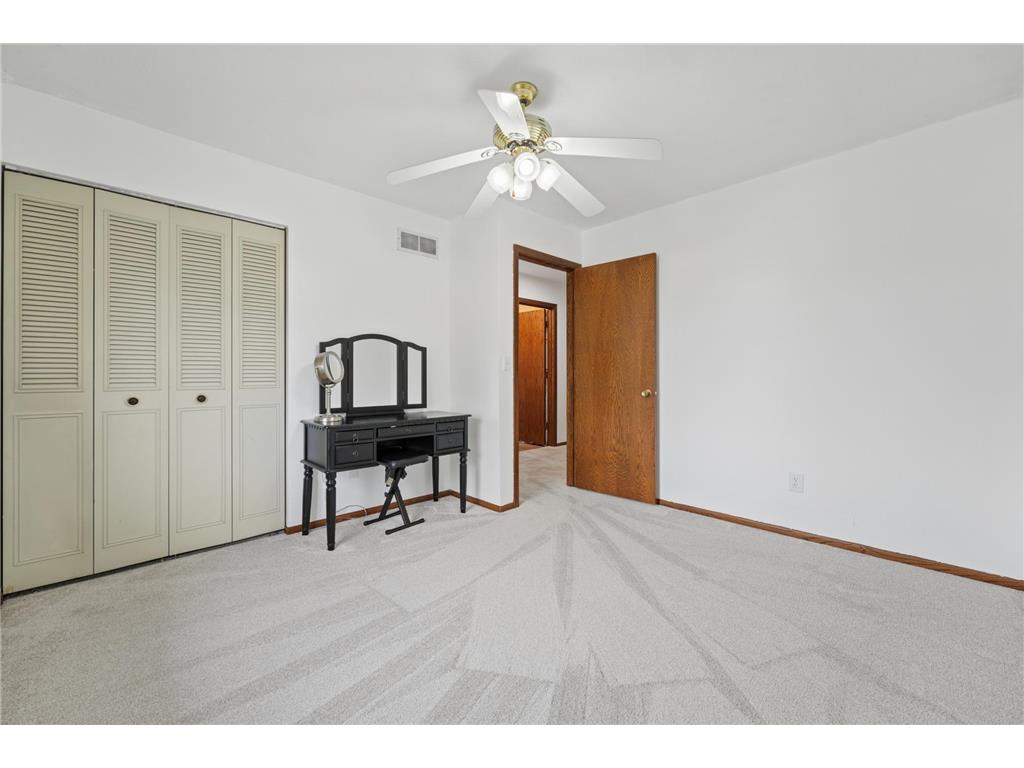 944 Pine View Court Saint Paul MN 55119 7060922 image17