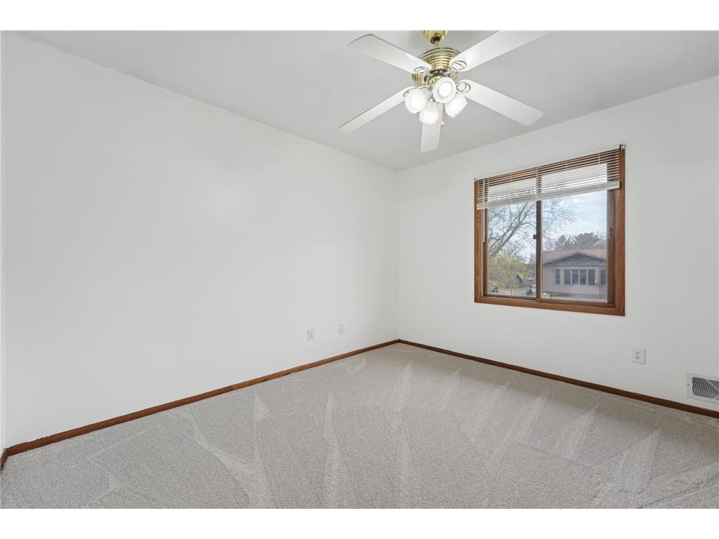 944 Pine View Court Saint Paul MN 55119 7060922 image18