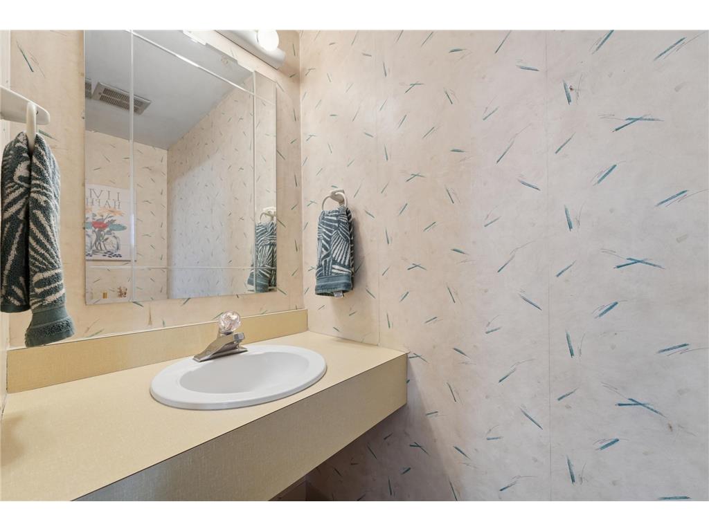 944 Pine View Court Saint Paul MN 55119 7060922 image27