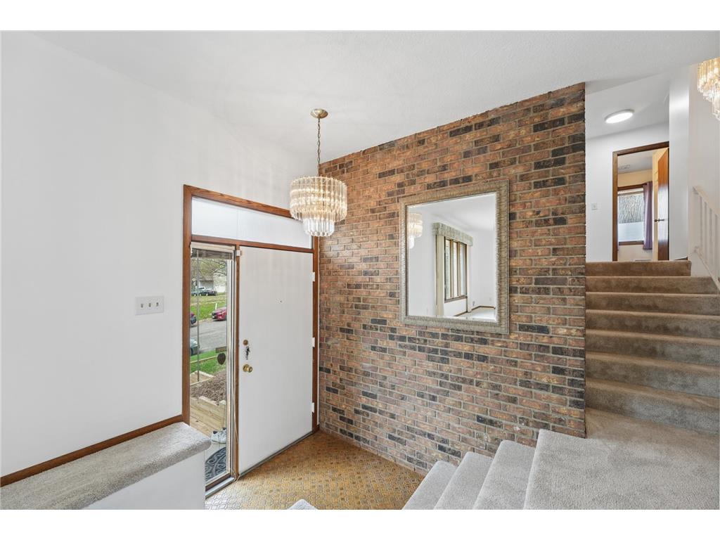 944 Pine View Court Saint Paul MN 55119 7060922 image4
