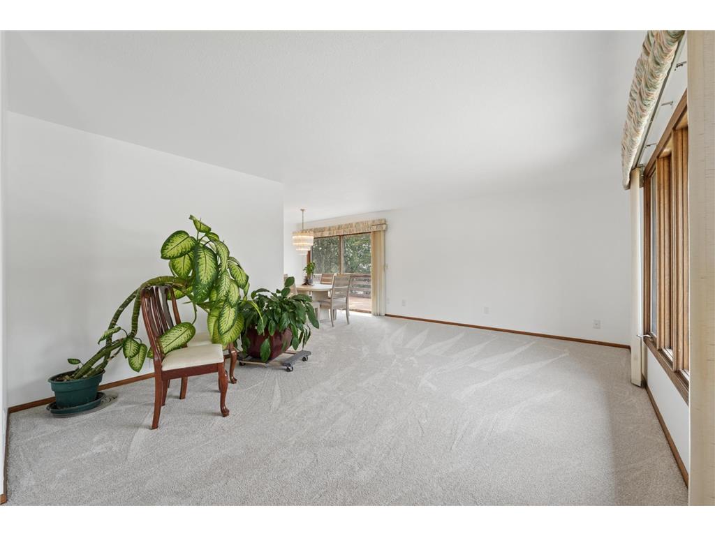944 Pine View Court Saint Paul MN 55119 7060922 image6