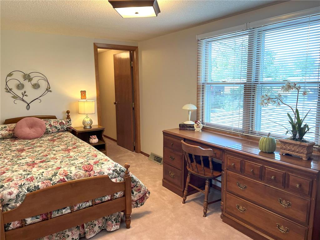 944 S Hampton Street Fairmont MN 56031 6796785 image26