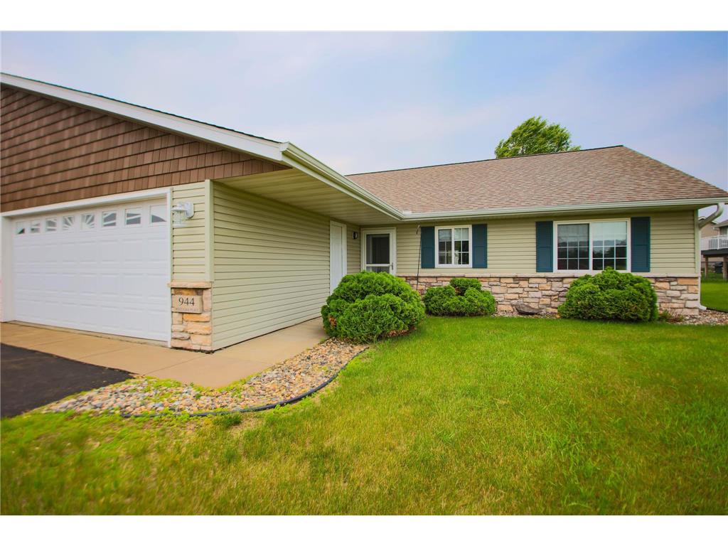 944 West Edge Place #15 New Richmond WI 54017 6738234 image1