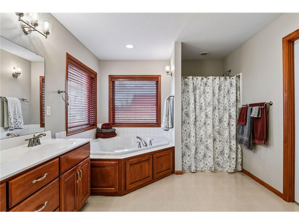 9441 Glacier Road Minnetrista MN 55375 7008413 image24
