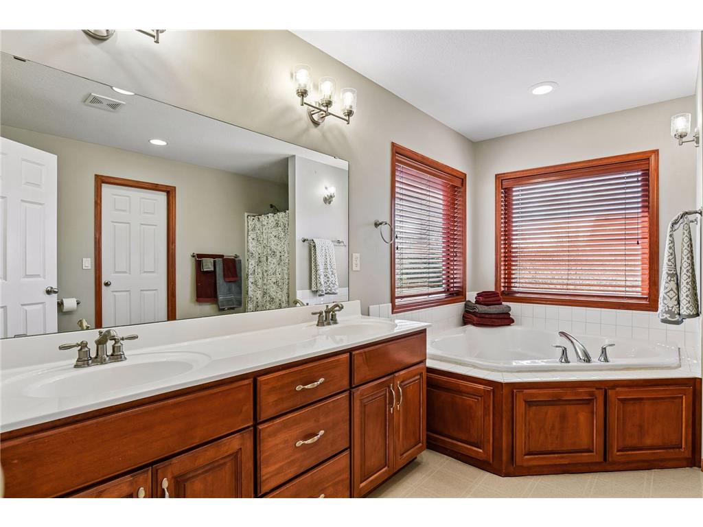 9441 Glacier Road Minnetrista MN 55375 7008413 image25