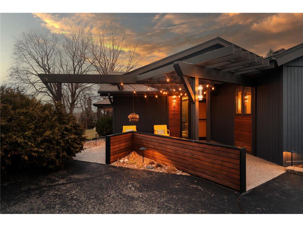 9443 Stanley Avenue S Bloomington MN 55437 6487502 image1