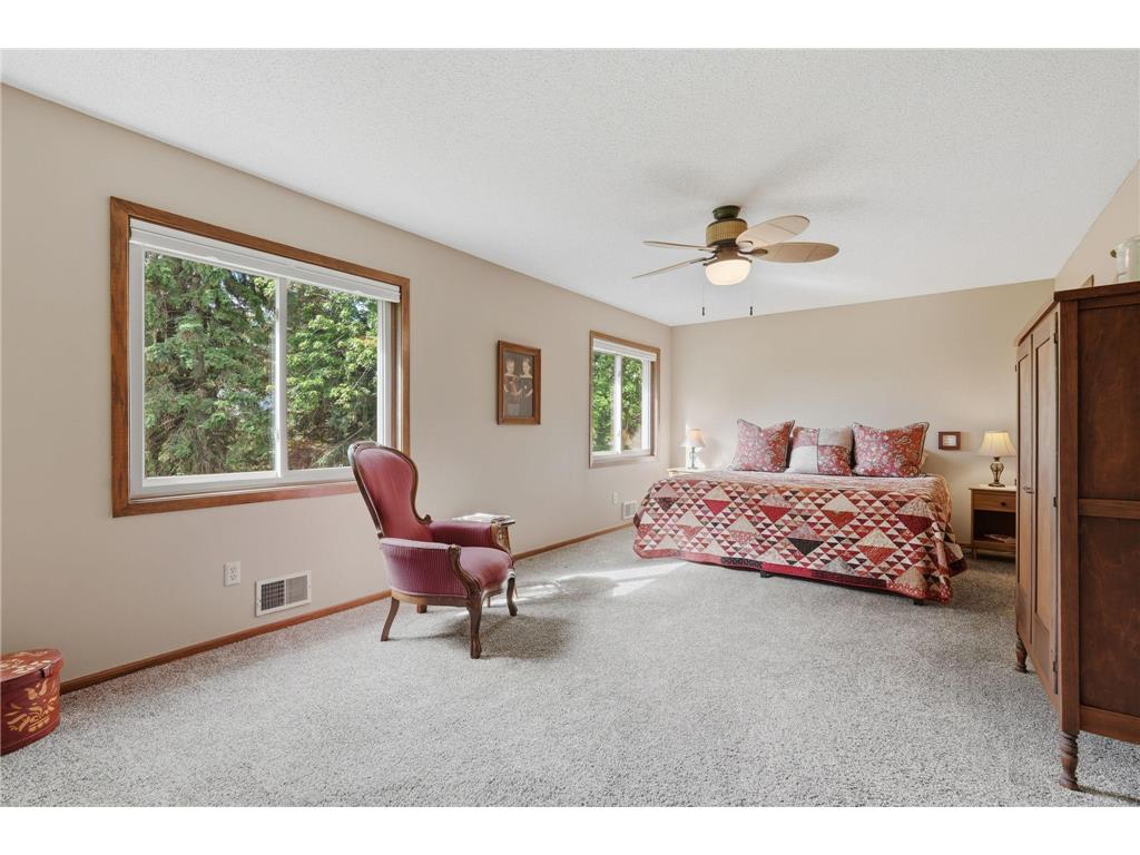 9445 Hillingdon Road Woodbury MN 55125 7095666 image14