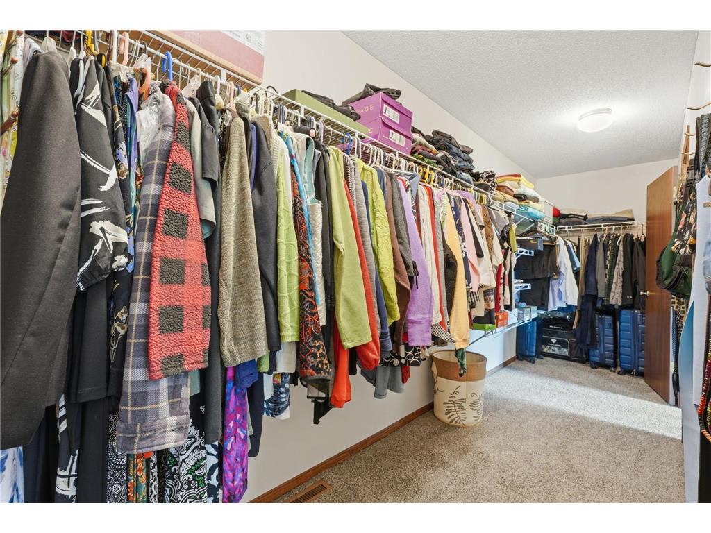 9445 Hillingdon Road Woodbury MN 55125 7095666 image16