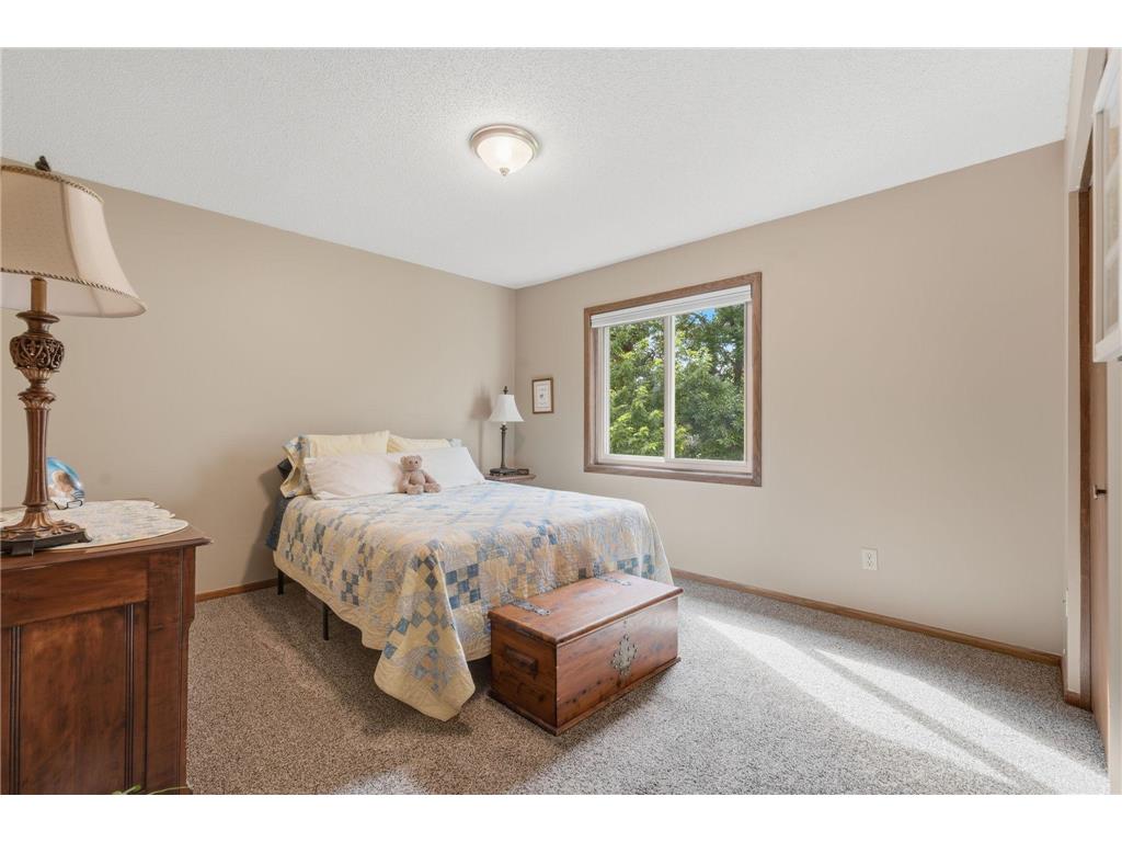 9445 Hillingdon Road Woodbury MN 55125 7095666 image18