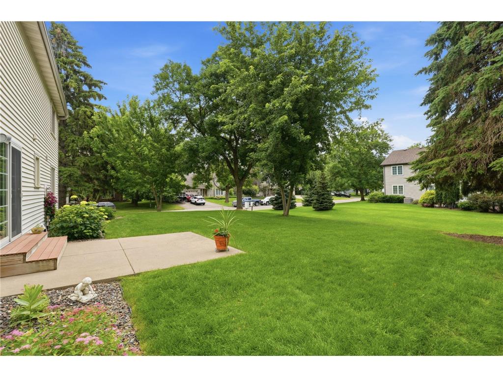 9445 Hillingdon Road Woodbury MN 55125 7095666 image24