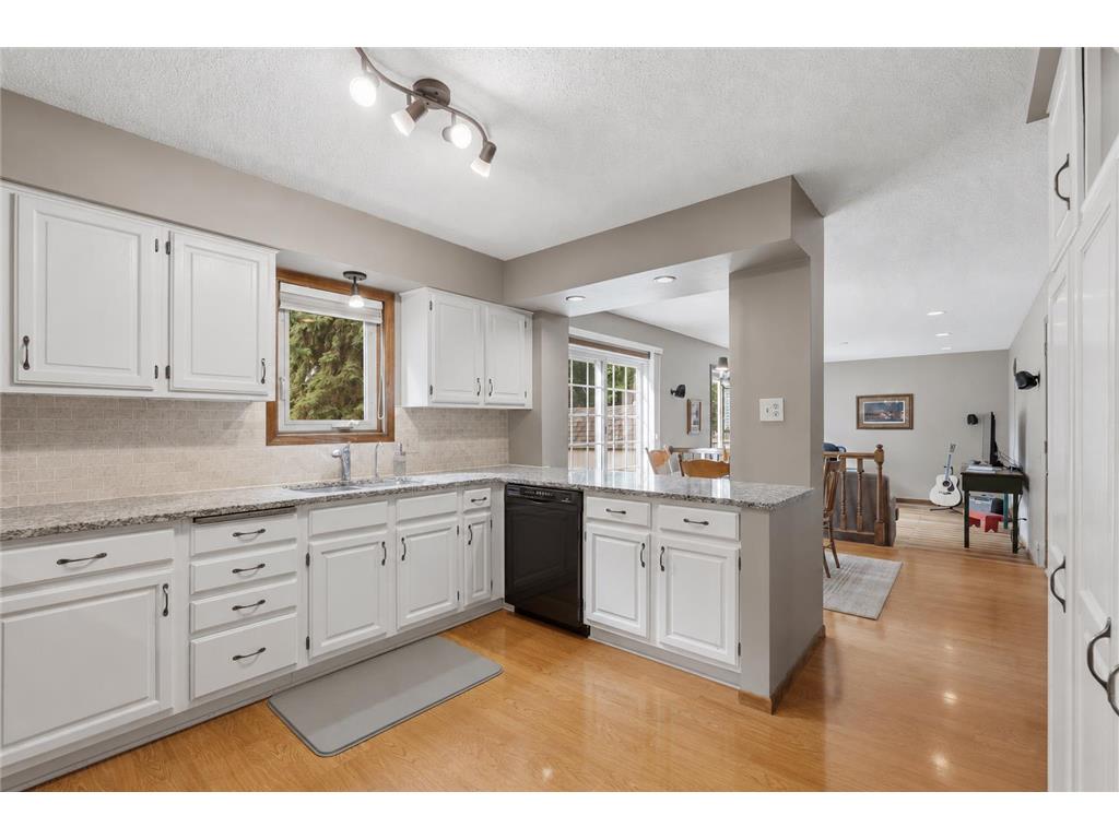 9445 Hillingdon Road Woodbury MN 55125 7095666 image7