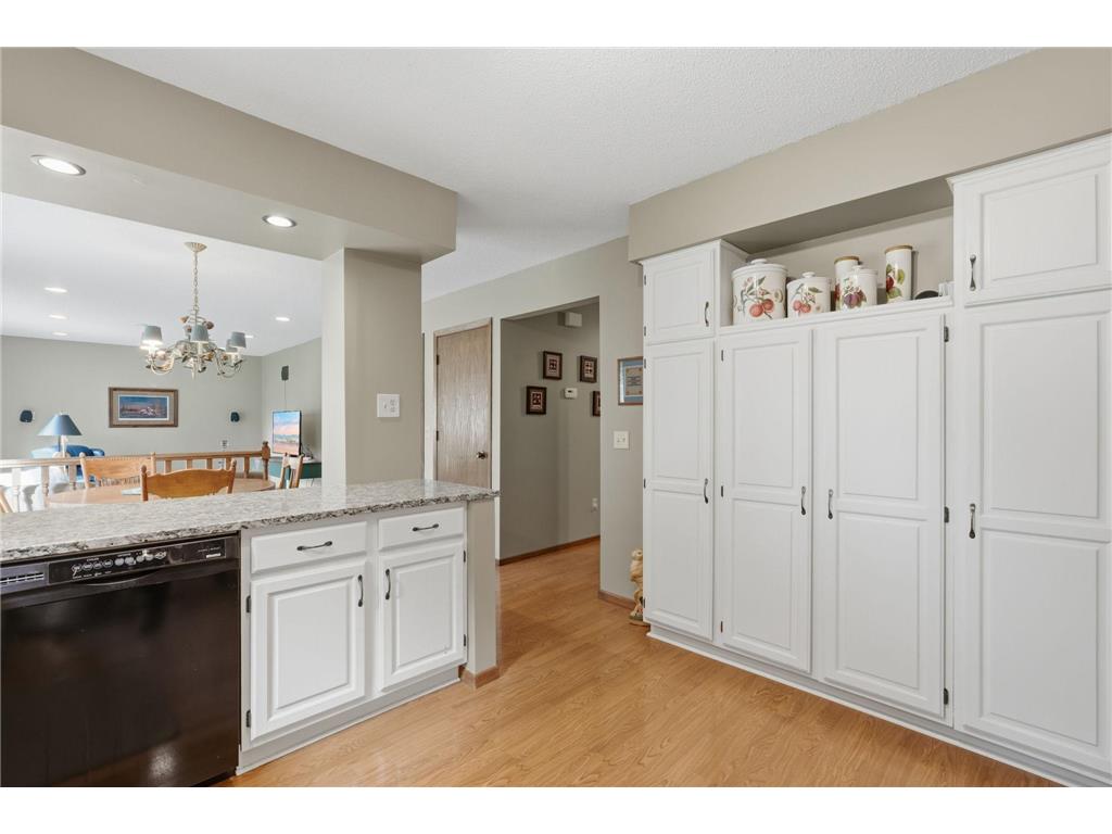 9445 Hillingdon Road Woodbury MN 55125 7095666 image8