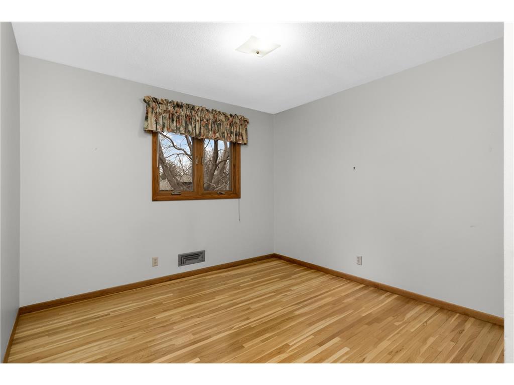 946 Redwood Drive Apple Valley MN 55124 7036673 image18