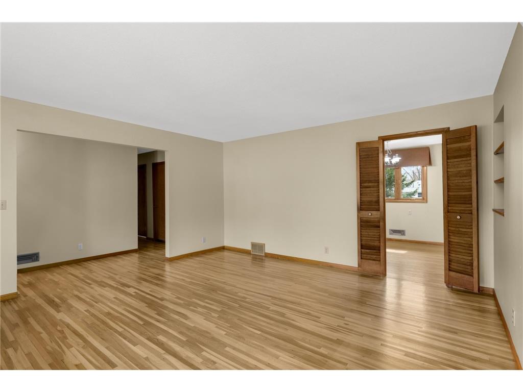 946 Redwood Drive Apple Valley MN 55124 7036673 image5