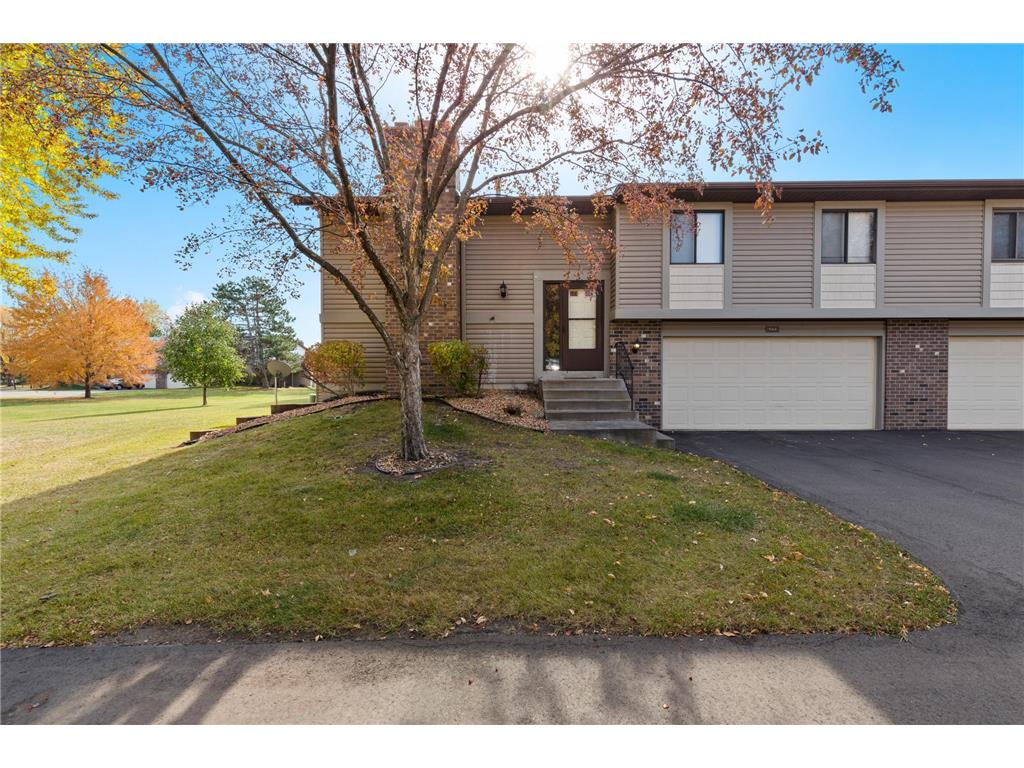 9468 Kingsview Lane N, Maple Grove, MN 55369 MLS 6305628 Edina Realty