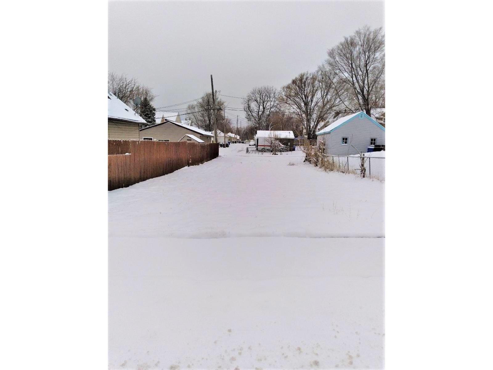 947 Earl Street Saint Paul MN 55106 5725555 image1