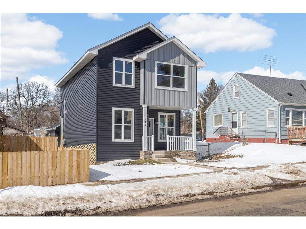 947 Earl Street Saint Paul MN 55106 7003127 image1