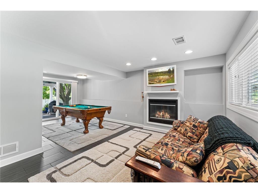 9486 Van Buren Street NE Blaine MN 55434 7099434 image45