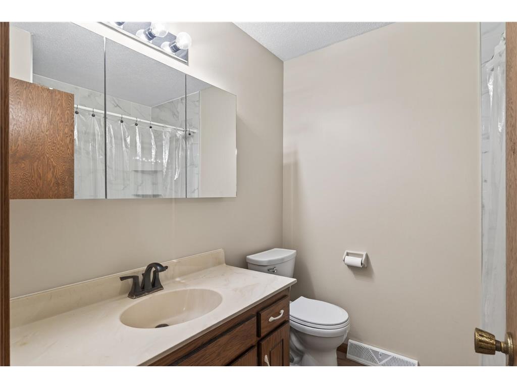 9487 Monroe Street NE Blaine MN 55434 6787355 image9