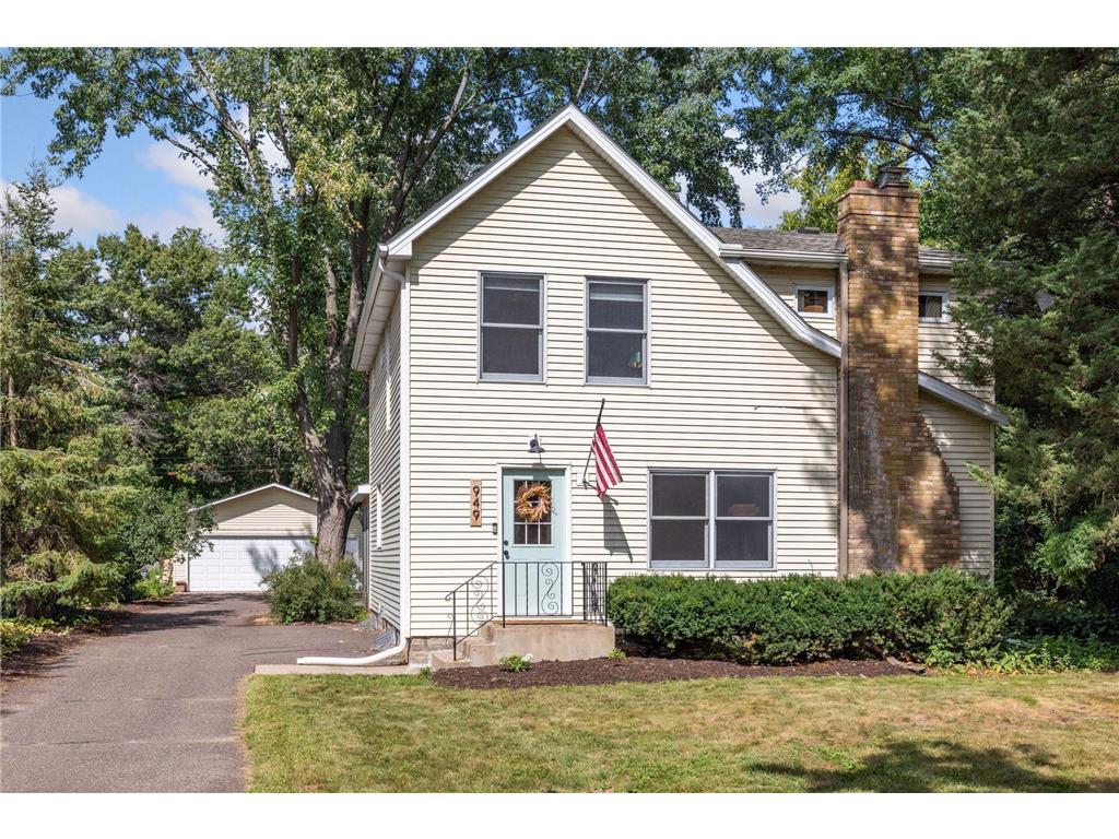 949 County Road B W Roseville MN 55113 6429173 image1