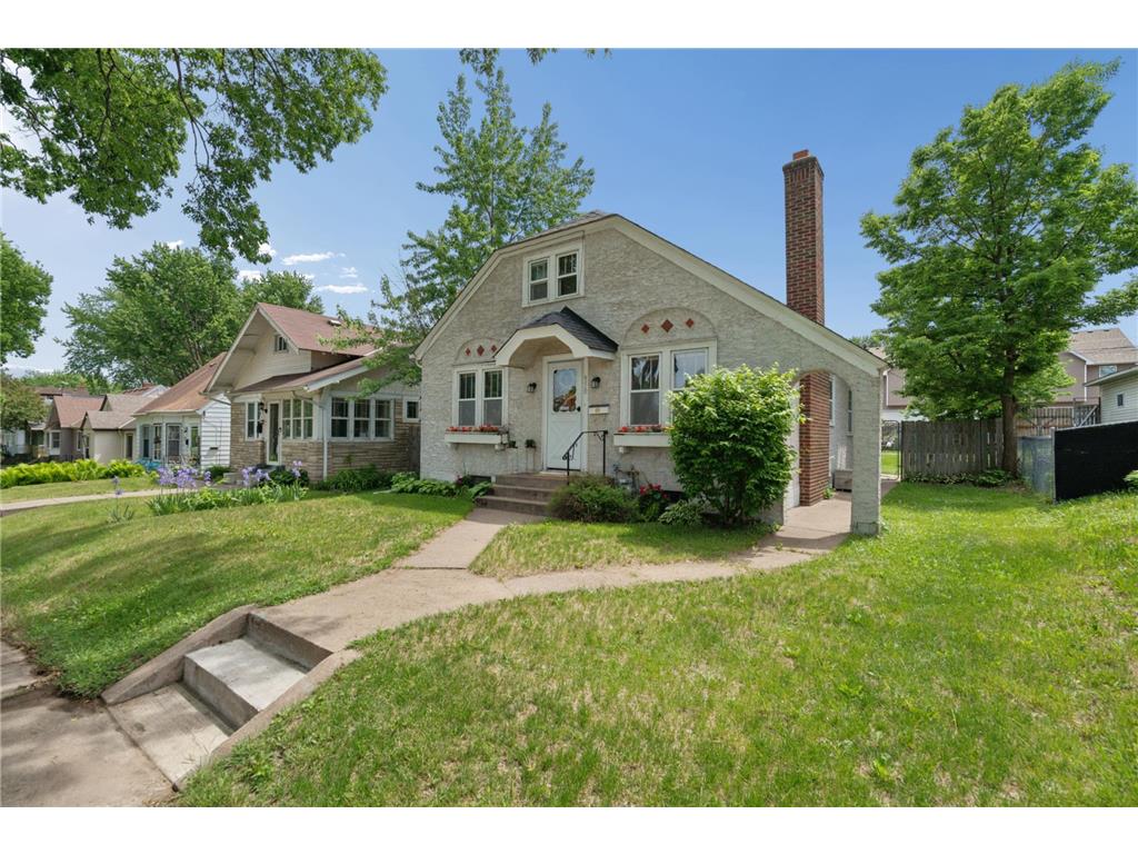 950 Hawthorne Avenue E Saint Paul MN 55106 7043319 image1