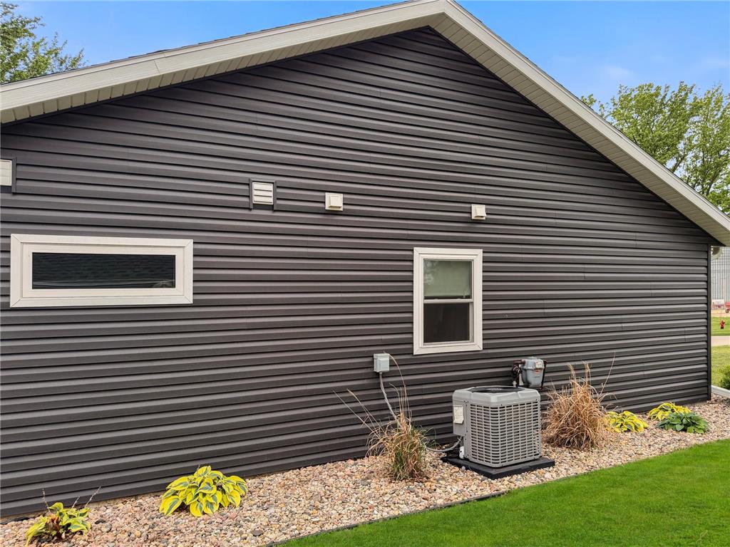 950 W 1st Avenue Edgerton MN 56128 7075053 image10