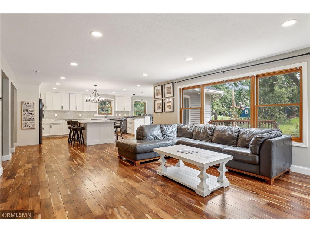 950 Warner Avenue N Mahtomedi MN 55115 6576593 image1