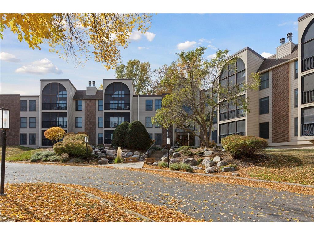 9500 Collegeview Road #112 Bloomington MN 55437 6621941 image1