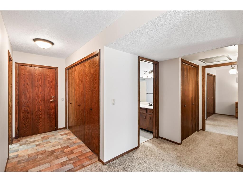9500 Collegeview Road #112 Bloomington MN 55437 7009672 image2
