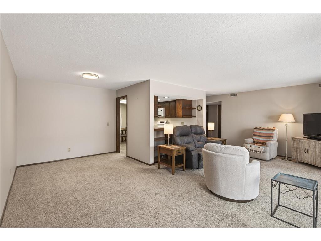 9500 Collegeview Road #112 Bloomington MN 55437 7009672 image3