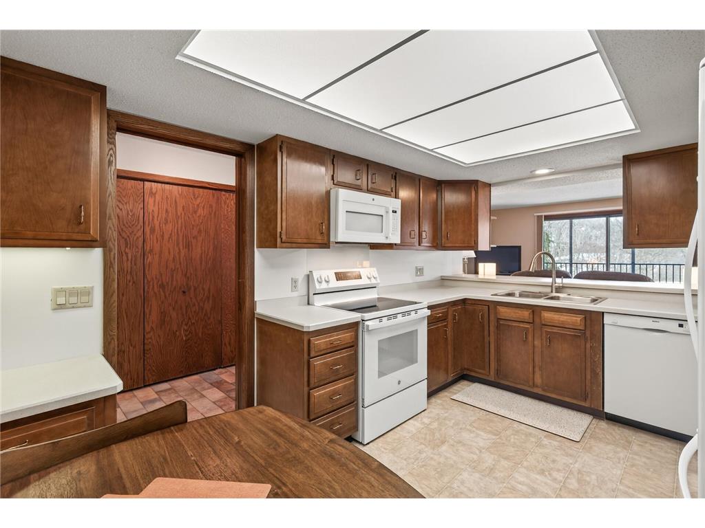 9500 Collegeview Road #112 Bloomington MN 55437 7009672 image9