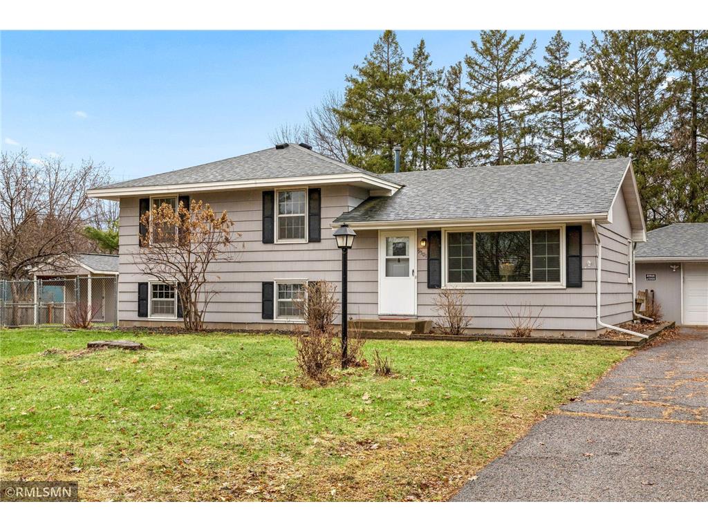 9501 Oliver Avenue N Brooklyn Park MN 55444 7049097 image1
