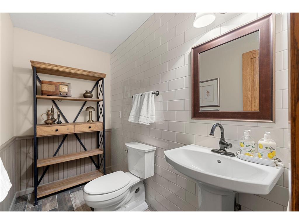 9506 Riverview Avenue Bloomington MN 55425 7017160 image24