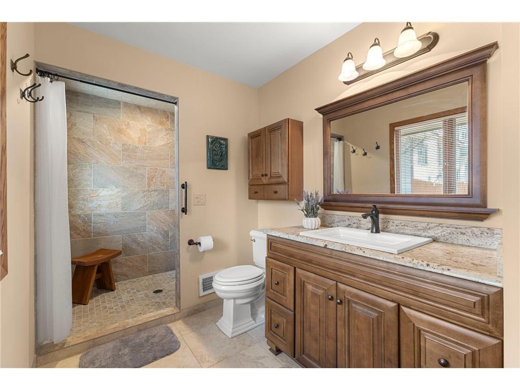 9506 Riverview Avenue Bloomington MN 55425 7017160 image30