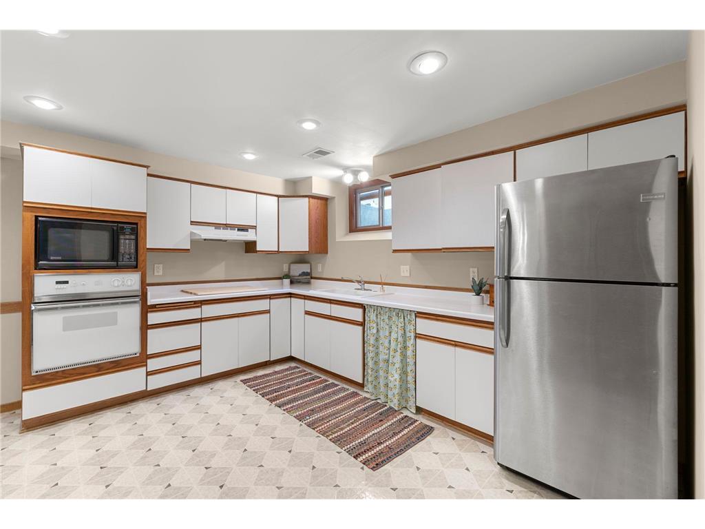 9506 Riverview Avenue Bloomington MN 55425 7017160 image49