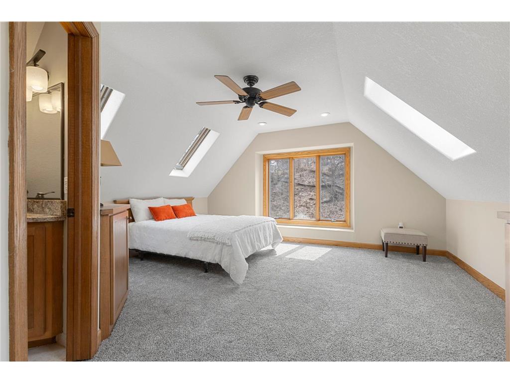 9506 Riverview Avenue Bloomington MN 55425 7017160 image60