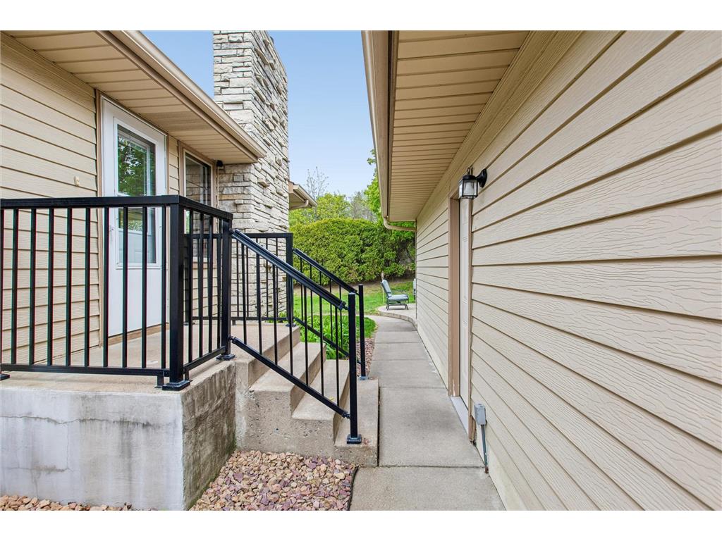 9509 Briar Circle Bloomington MN 55437 7070852 image11