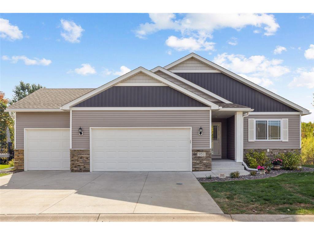 951 45th Avenue NE Saint Cloud MN 56304 6654073 image1