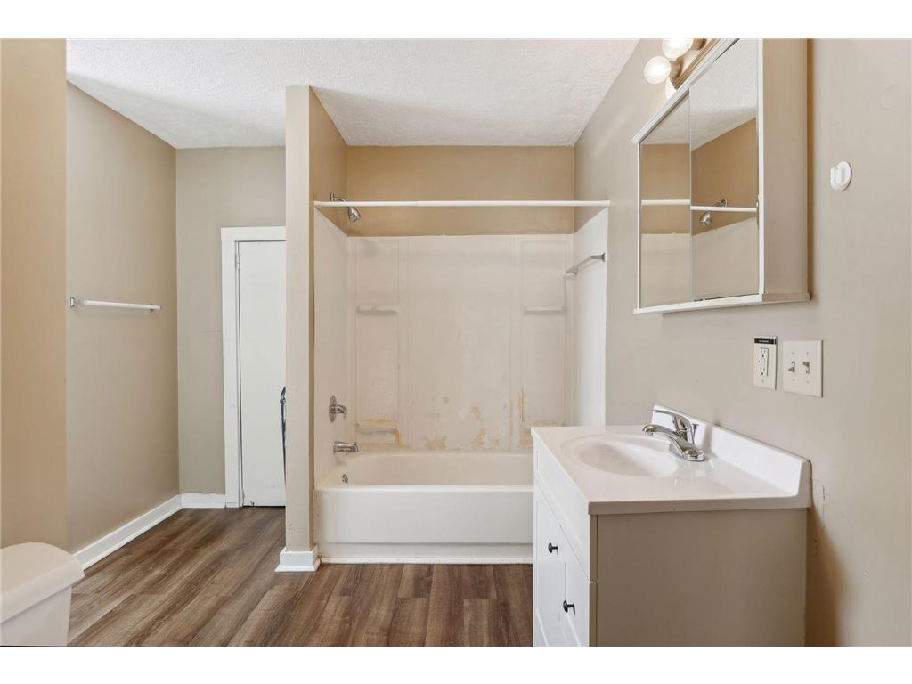 951 Desoto Street Saint Paul MN 55130 7018831 image16