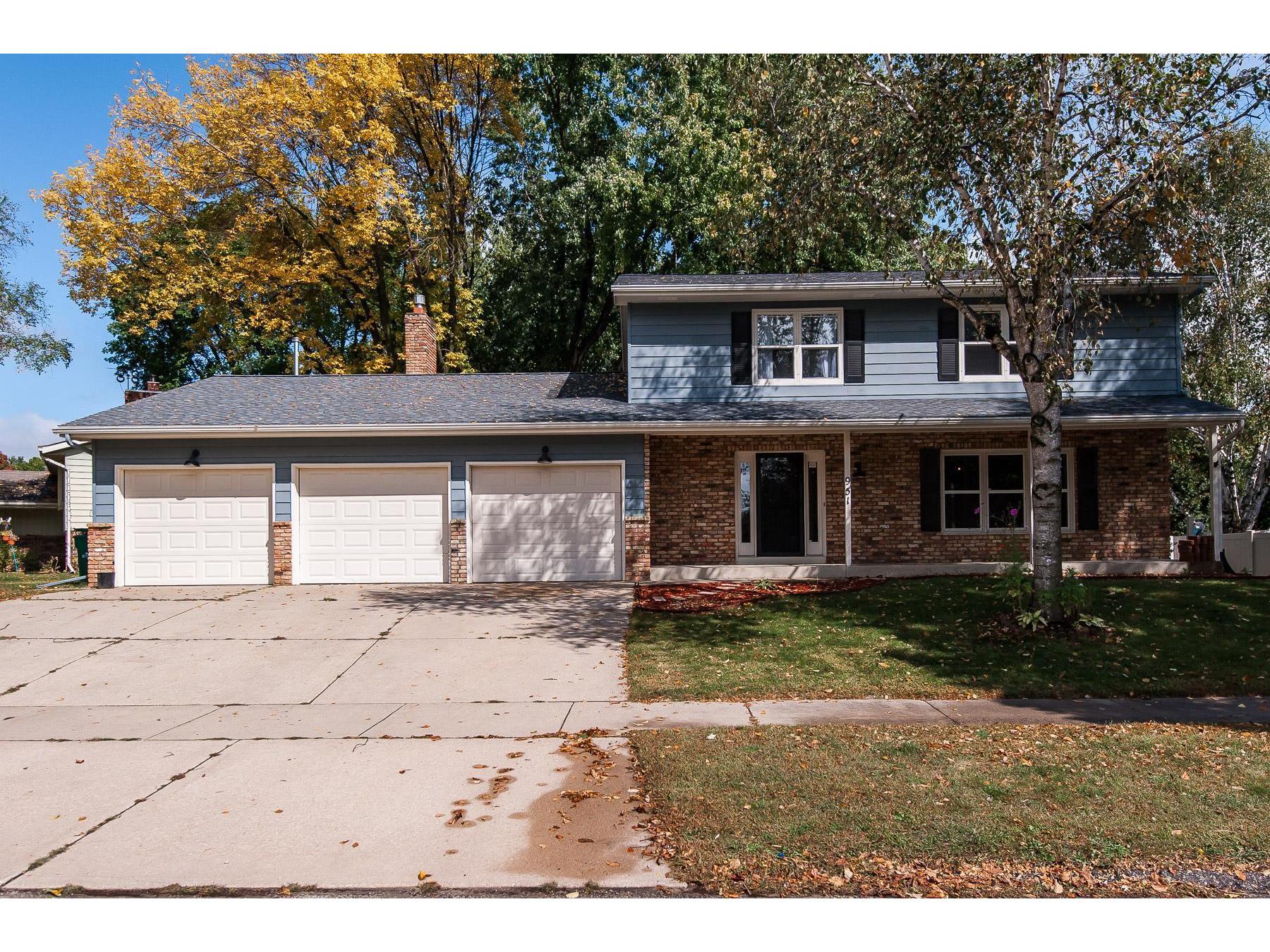 951 Elton Hills Court NW, Rochester, MN 55901 MLS 5663946 Edina Realty